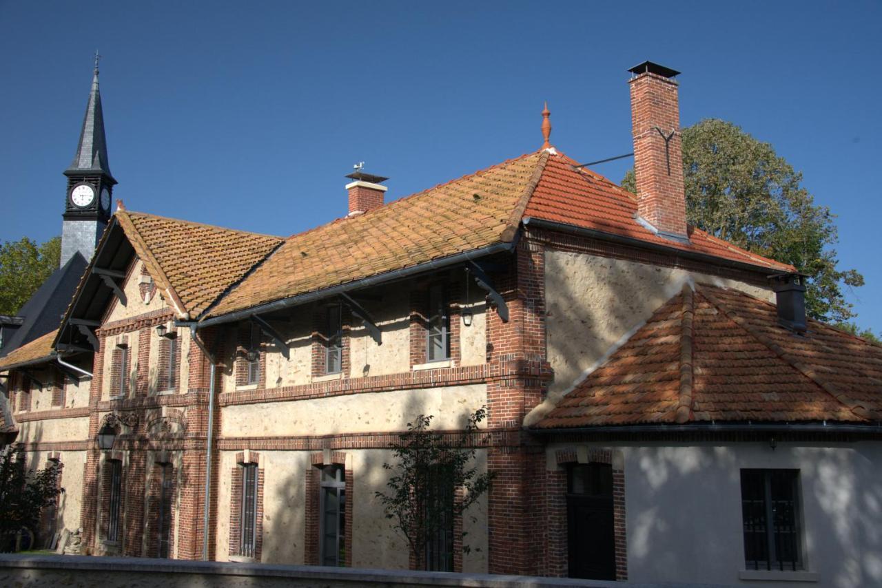 Le Clocher De La Duchesse Bonnelles Exterior photo